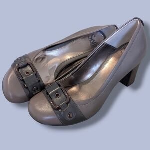 Sofft Taupe Leather Round Toe Buckle Heels Size 8.5 Office Workwear Preppy